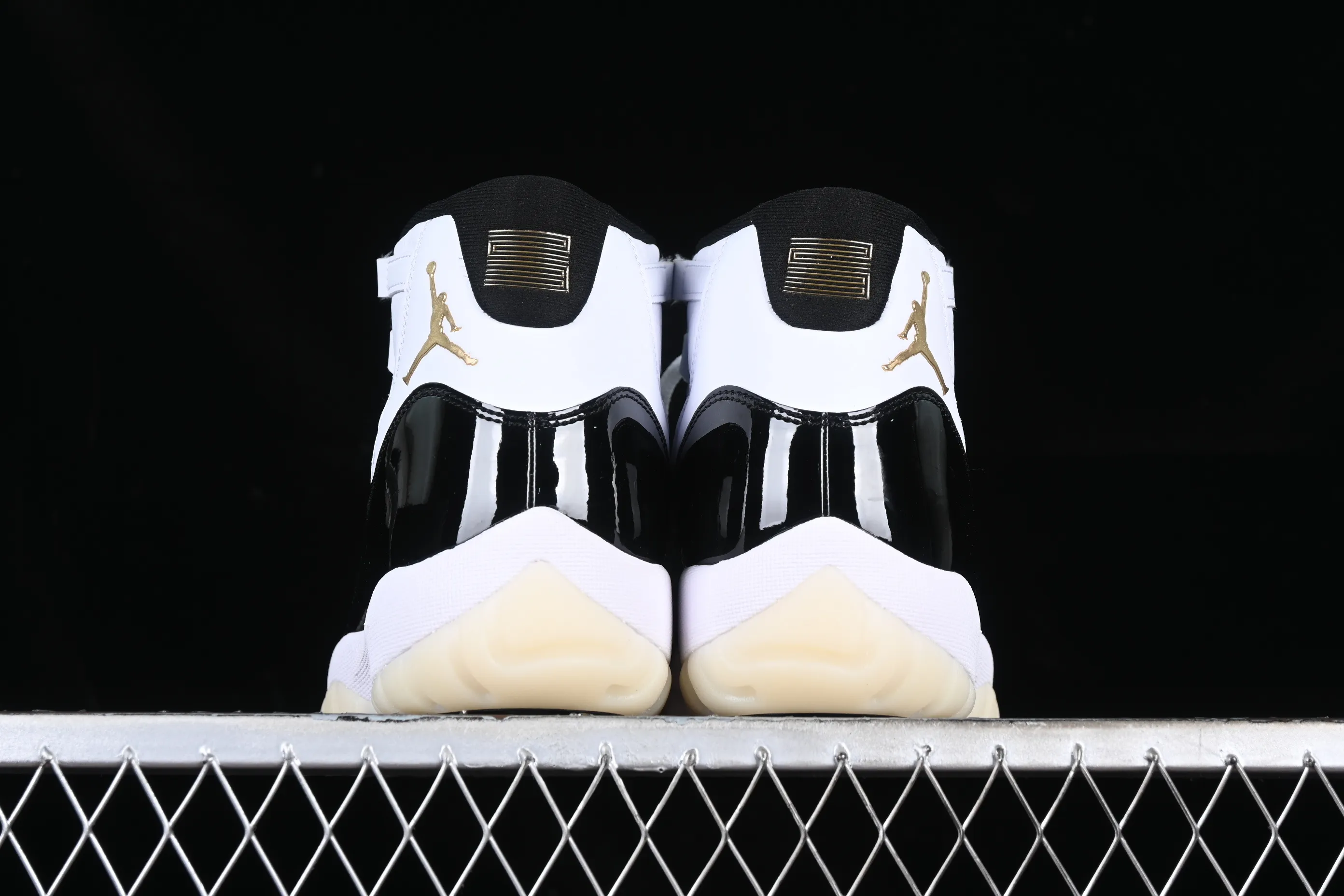 All Categories Air Jordan Jordan series basketball shoes Air Jordan 11 OG version Air Jordan 11 "DMP" AJ11 Joe 11 gold brick Kang buckle genuine carbon first layer CT8012-170